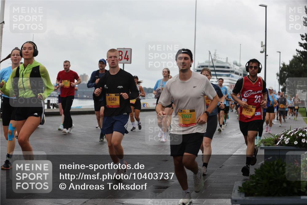 13.09.2026 - Kiel Lauf Andreas Tolksdorf http://msf.ph/oto/10403737 13.09.2026 11:04:01 Kiellinie 7067, 1, 38, 6343, 84, 39, 7607, 90, 39, 7236, 23 meine-sportfotos.de