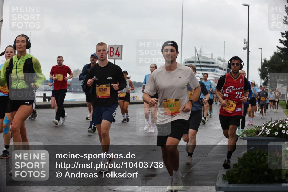 13.09.2026 - Kiel Lauf Andreas Tolksdorf http://msf.ph/oto/10403738 13.09.2026 11:04:01 Kiellinie 7067, 38, 6343, 4, 39, 7607, 9, 3, 39, 7236, 23 meine-sportfotos.de