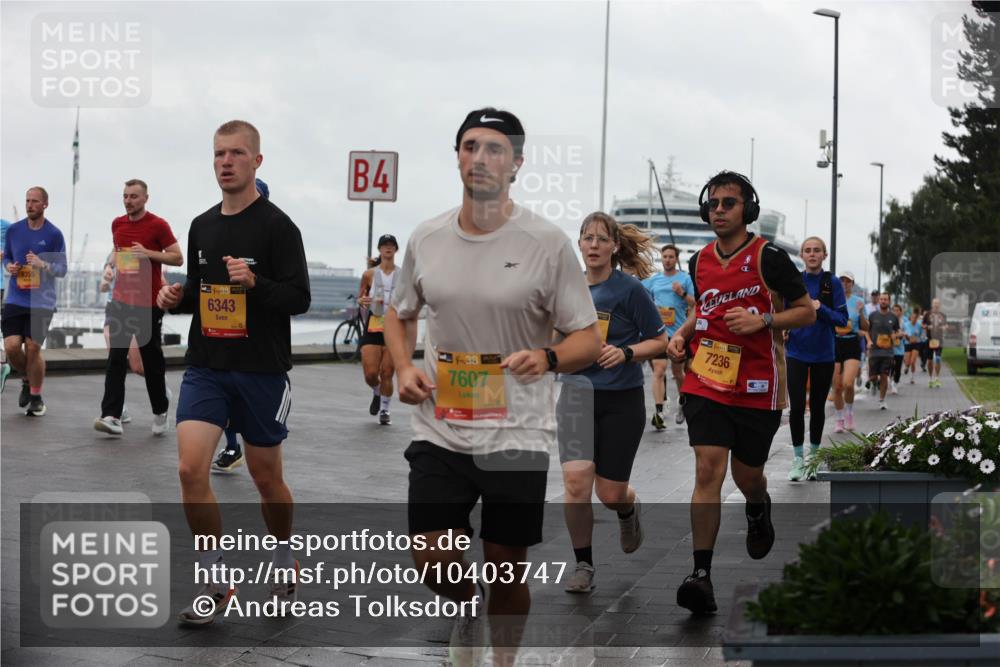 13.09.2026 - Kiel Lauf Andreas Tolksdorf http://msf.ph/oto/10403747 13.09.2026 11:04:01 Kiellinie 9355, 39, 6343, 4, 39, 7607, 7236 meine-sportfotos.de