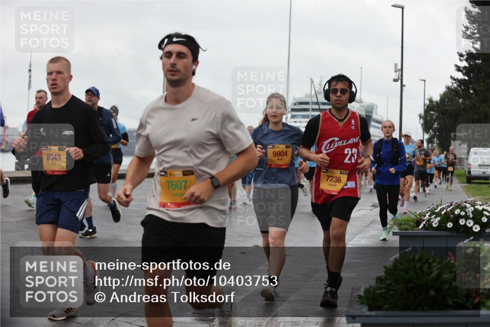 13.09.2026 - Kiel Lauf Andreas Tolksdorf http://msf.ph/oto/10403753 13.09.2026 11:04:02 Kiellinie 6343, 39, 7607, 9804, 23, 48, 7236 meine-sportfotos.de