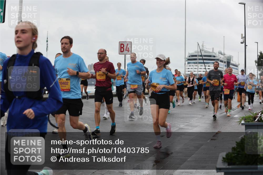 13.09.2026 - Kiel Lauf Andreas Tolksdorf http://msf.ph/oto/10403785 13.09.2026 11:04:06 Kiellinie 38, 10402, 2934, 4, 1891, 12231 meine-sportfotos.de