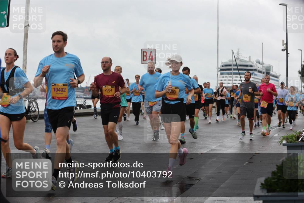 13.09.2026 - Kiel Lauf Andreas Tolksdorf http://msf.ph/oto/10403792 13.09.2026 11:04:06 Kiellinie 39, 10402, 4, 2934, 93, 11891, 12231 meine-sportfotos.de