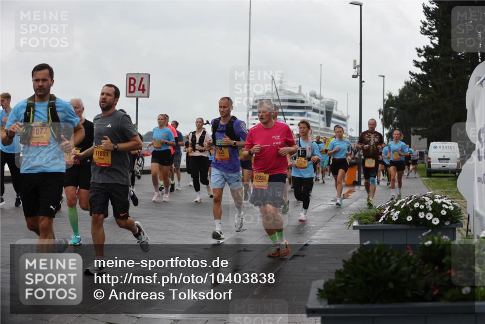 13.09.2026 - Kiel Lauf Andreas Tolksdorf http://msf.ph/oto/10403838 13.09.2026 11:04:09 Kiellinie 1072, 4, 120, 11891, 355, 12231, 12116 meine-sportfotos.de