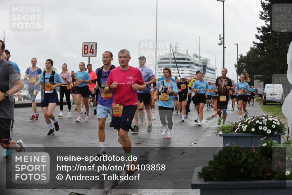 13.09.2026 - Kiel Lauf Andreas Tolksdorf http://msf.ph/oto/10403858 13.09.2026 11:04:10 Kiellinie 9301, 4, 12231, 12116, 7913, 83 meine-sportfotos.de