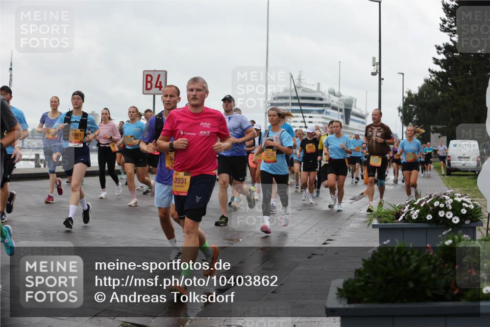 13.09.2026 - Kiel Lauf Andreas Tolksdorf http://msf.ph/oto/10403862 13.09.2026 11:04:10 Kiellinie 9301, 4, 38, 2231, 7913, 12116 meine-sportfotos.de