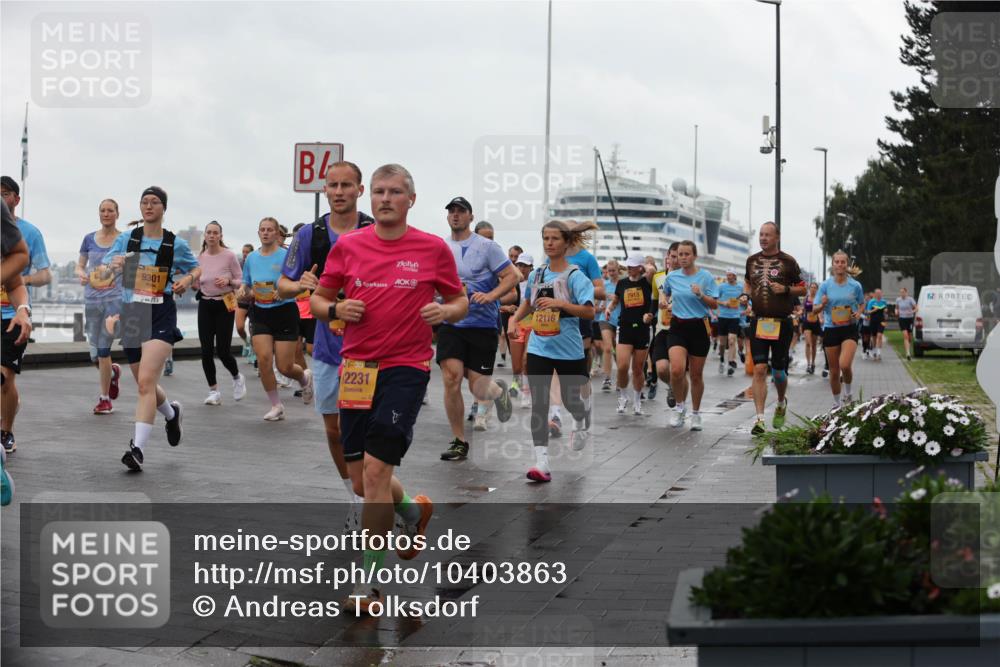 13.09.2026 - Kiel Lauf Andreas Tolksdorf http://msf.ph/oto/10403863 13.09.2026 11:04:10 Kiellinie 9301, 3, 3, 2231, 7913, 12116 meine-sportfotos.de