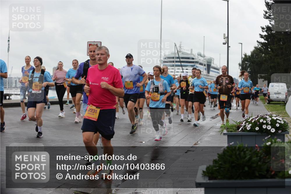 13.09.2026 - Kiel Lauf Andreas Tolksdorf http://msf.ph/oto/10403866 13.09.2026 11:04:10 Kiellinie 6736, 9301, 2231, 768, 12116 meine-sportfotos.de