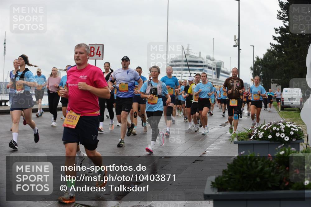 13.09.2026 - Kiel Lauf Andreas Tolksdorf http://msf.ph/oto/10403871 13.09.2026 11:04:10 Kiellinie 9301, 2231, 4, 768, 16 meine-sportfotos.de