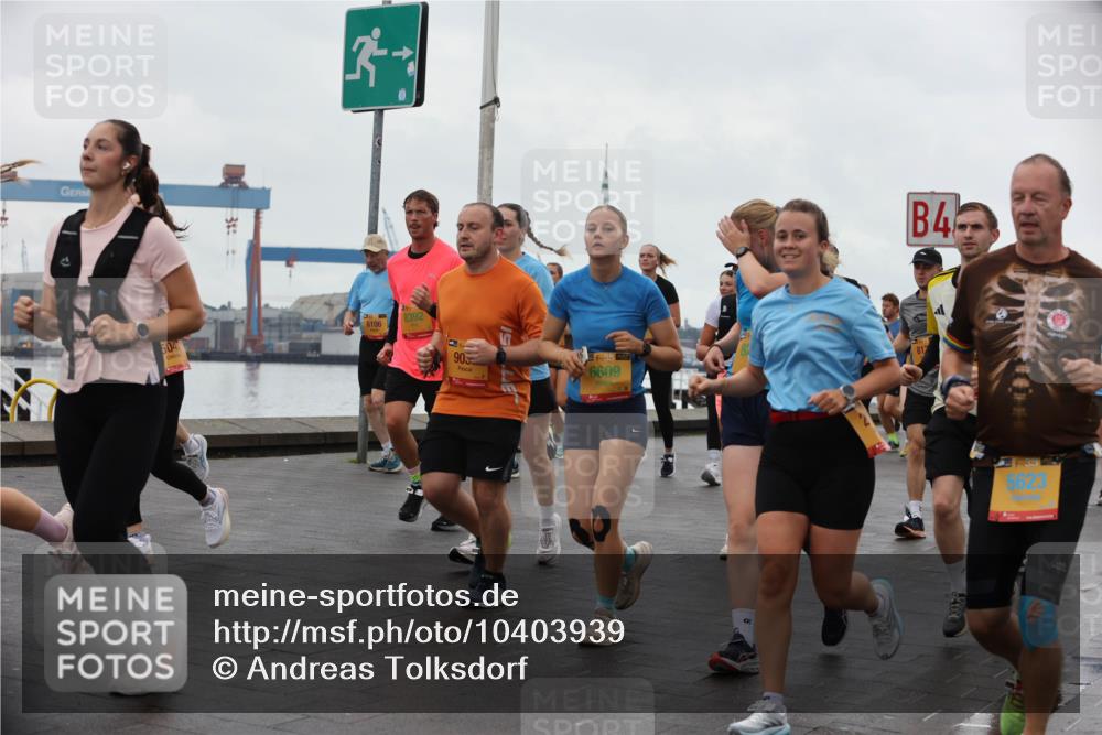 13.09.2026 - Kiel Lauf Andreas Tolksdorf http://msf.ph/oto/10403939 13.09.2026 11:04:13 Kiellinie 504, 6106, 8392, 4, 90, 38, 6609, 817, 39, 5623 meine-sportfotos.de
