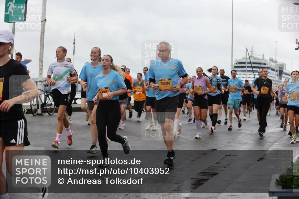 13.09.2026 - Kiel Lauf Andreas Tolksdorf http://msf.ph/oto/10403952 13.09.2026 11:04:16 Kiellinie 1, 32, 3190, 39, 12684, 9432, 4387, 2524 meine-sportfotos.de
