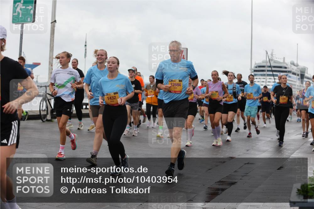 13.09.2026 - Kiel Lauf Andreas Tolksdorf http://msf.ph/oto/10403954 13.09.2026 11:04:17 Kiellinie 38, 1432, 12684, 2481, 4387 meine-sportfotos.de