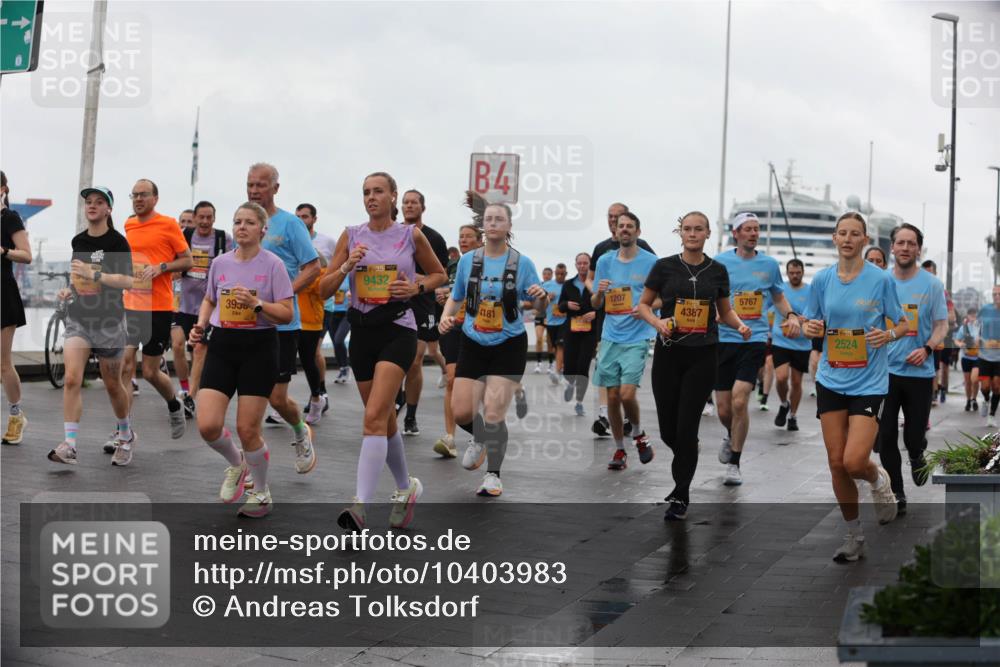 13.09.2026 - Kiel Lauf Andreas Tolksdorf http://msf.ph/oto/10403983 13.09.2026 11:04:18 Kiellinie 395, 39, 9432, 4, 1207, 4181, 4387, 5767, 11, 2524 meine-sportfotos.de