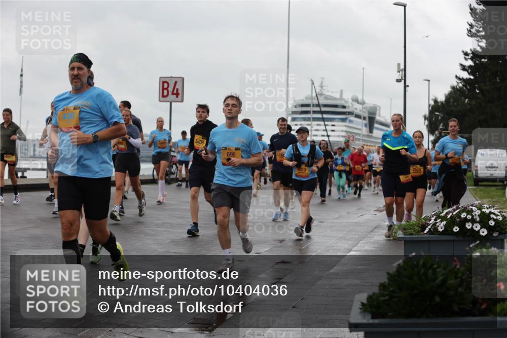 13.09.2026 - Kiel Lauf Andreas Tolksdorf http://msf.ph/oto/10404036 13.09.2026 11:04:24 Kiellinie 4303, 4, 5808, 695, 6313, 83, 7529 meine-sportfotos.de
