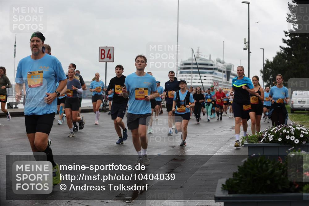 13.09.2026 - Kiel Lauf Andreas Tolksdorf http://msf.ph/oto/10404039 13.09.2026 11:04:24 Kiellinie 38, 4303, 4, 5808, 38, 695, 3, 7529 meine-sportfotos.de