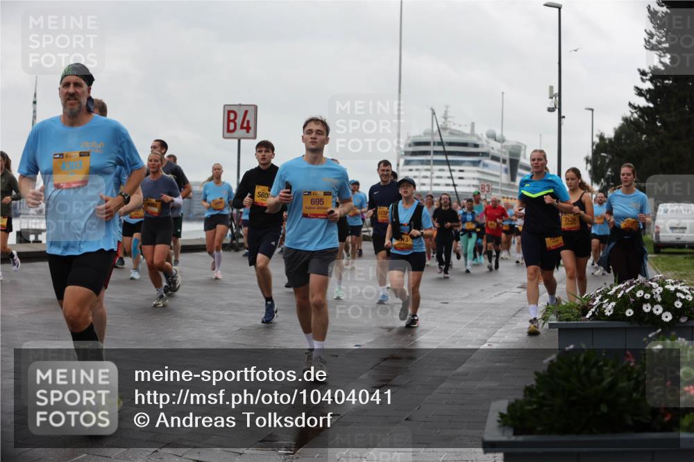 13.09.2026 - Kiel Lauf Andreas Tolksdorf http://msf.ph/oto/10404041 13.09.2026 11:04:24 Kiellinie 303, 4, 580, 39, 695, 1232, 3, 7529 meine-sportfotos.de