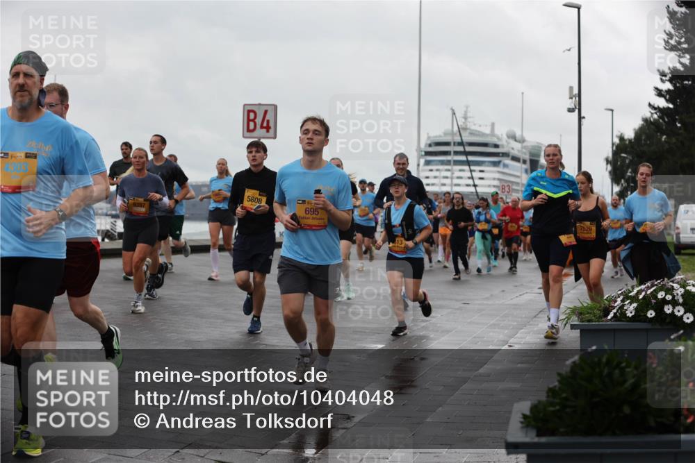 13.09.2026 - Kiel Lauf Andreas Tolksdorf http://msf.ph/oto/10404048 13.09.2026 11:04:25 Kiellinie 9397, 4, 5808, 695, 3, 7529 meine-sportfotos.de