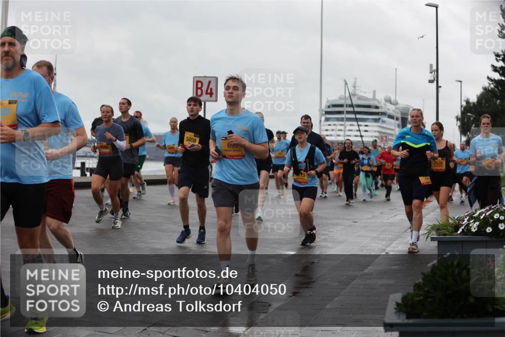 13.09.2026 - Kiel Lauf Andreas Tolksdorf http://msf.ph/oto/10404050 13.09.2026 11:04:25 Kiellinie 303, 4, 9397, 5808, 695, 613, 3, 7529 meine-sportfotos.de