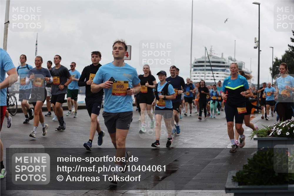 13.09.2026 - Kiel Lauf Andreas Tolksdorf http://msf.ph/oto/10404061 13.09.2026 11:04:25 Kiellinie 4453, 11497, 9397, 38, 695, 385, 313 meine-sportfotos.de