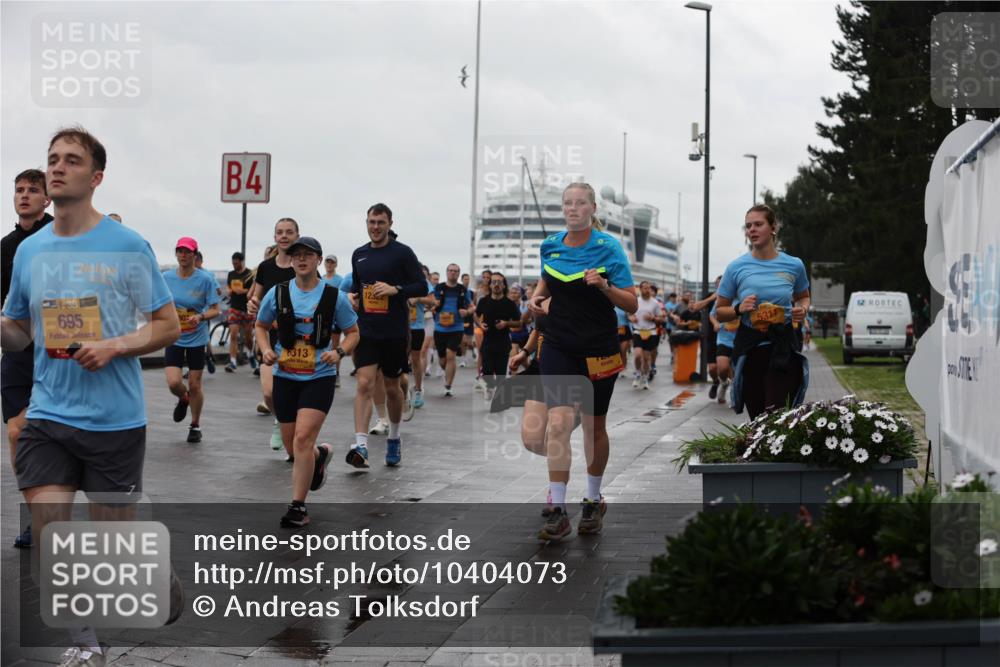 13.09.2026 - Kiel Lauf Andreas Tolksdorf http://msf.ph/oto/10404073 13.09.2026 11:04:26 Kiellinie 4, 15, 38, 695, 6313 meine-sportfotos.de
