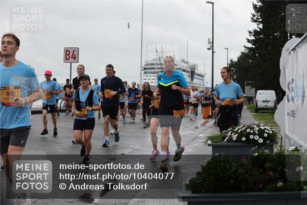 13.09.2026 - Kiel Lauf Andreas Tolksdorf http://msf.ph/oto/10404077 13.09.2026 11:04:26 Kiellinie 38, 695, 2801, 4, 13, 1237, 752 meine-sportfotos.de