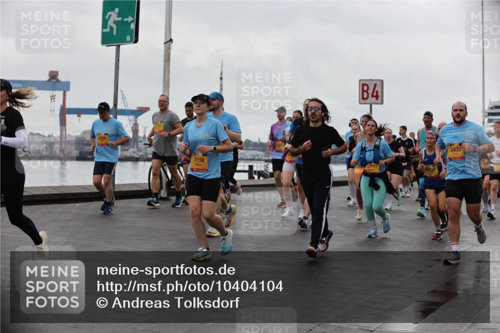 13.09.2026 - Kiel Lauf Andreas Tolksdorf http://msf.ph/oto/10404104 13.09.2026 11:04:31 Kiellinie 8350, 4, 7159, 2717, 3433 meine-sportfotos.de