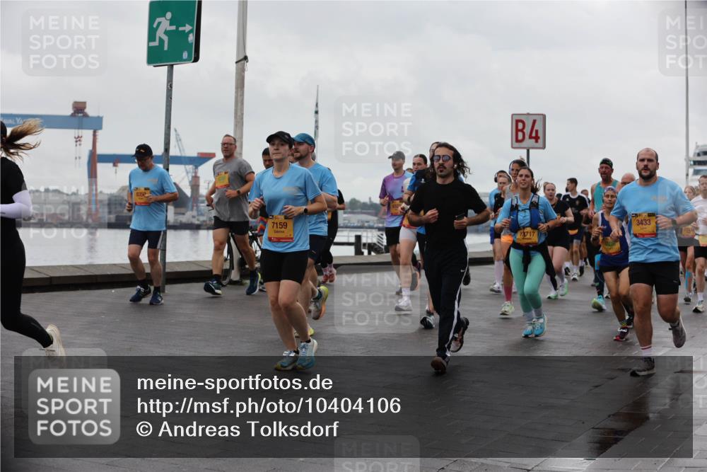 13.09.2026 - Kiel Lauf Andreas Tolksdorf http://msf.ph/oto/10404106 13.09.2026 11:04:31 Kiellinie 8350, 4, 7159, 13717, 3433 meine-sportfotos.de