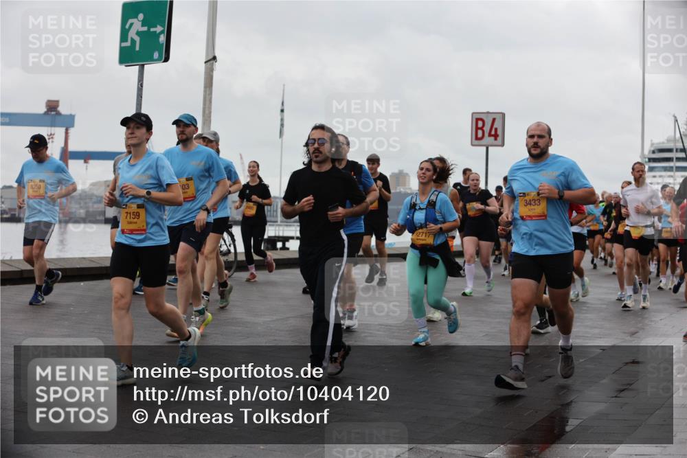 13.09.2026 - Kiel Lauf Andreas Tolksdorf http://msf.ph/oto/10404120 13.09.2026 11:04:32 Kiellinie 8350, 3, 7159, 03, 2717, 4, 14, 3433 meine-sportfotos.de