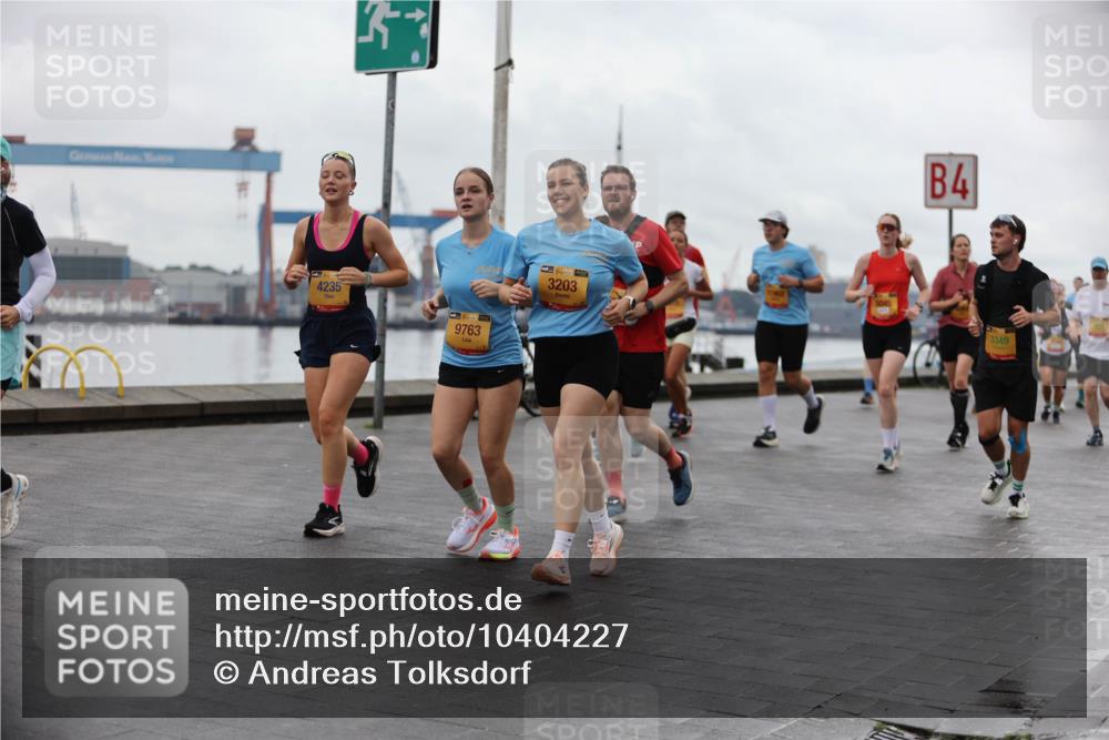 13.09.2026 - Kiel Lauf Andreas Tolksdorf http://msf.ph/oto/10404227 13.09.2026 11:04:57 Kiellinie 48, 3203, 4235, 9763, 4, 3349 meine-sportfotos.de