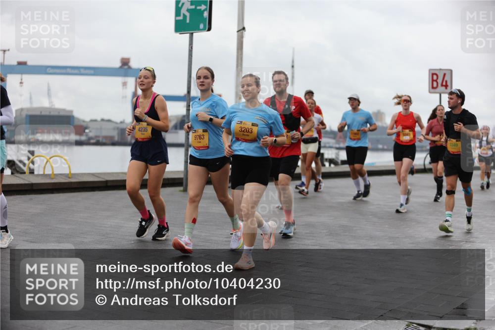 13.09.2026 - Kiel Lauf Andreas Tolksdorf http://msf.ph/oto/10404230 13.09.2026 11:04:57 Kiellinie 4235, 4, 38, 9763, 39, 3203, 3349 meine-sportfotos.de