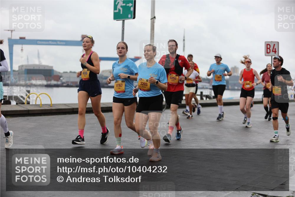 13.09.2026 - Kiel Lauf Andreas Tolksdorf http://msf.ph/oto/10404232 13.09.2026 11:04:57 Kiellinie 4235, 39, 9763, 39, 3203, 5252, 4, 3349 meine-sportfotos.de