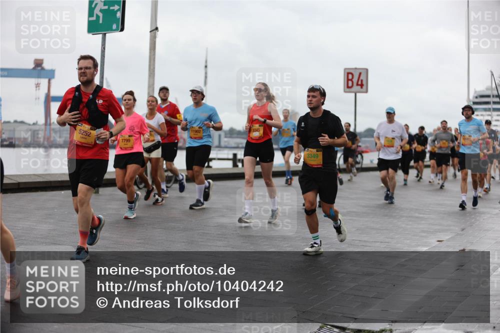 13.09.2026 - Kiel Lauf Andreas Tolksdorf http://msf.ph/oto/10404242 13.09.2026 11:04:58 Kiellinie 105, 38, 5252, 7799, 11902, 3045, 39, 3349, 4, 12083 meine-sportfotos.de