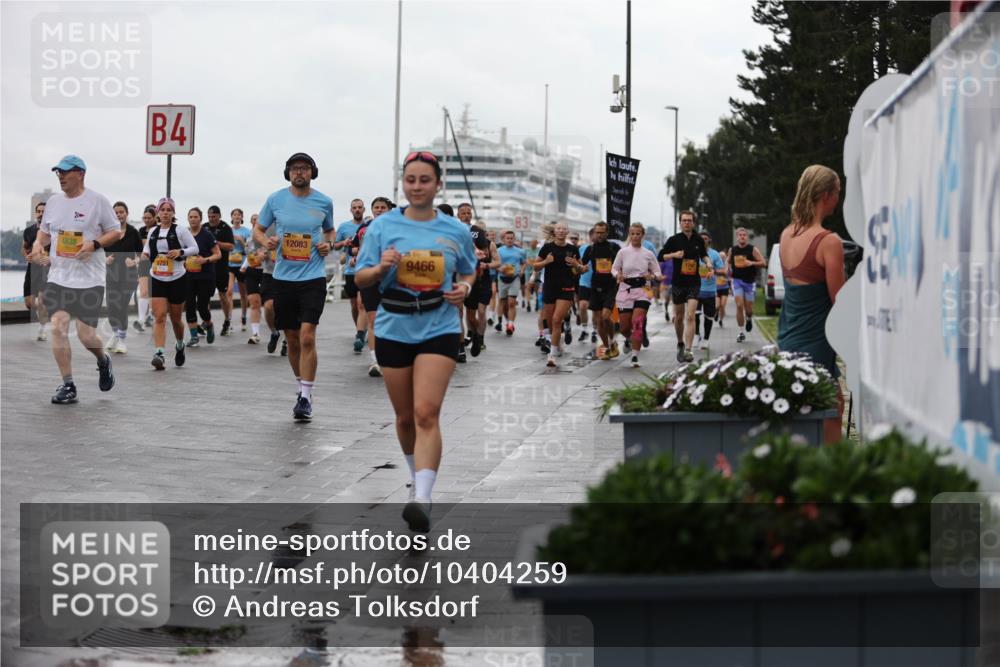 13.09.2026 - Kiel Lauf Andreas Tolksdorf http://msf.ph/oto/10404259 13.09.2026 11:05:00 Kiellinie 4, 4838, 9751, 12083, 9466, 3, 1747 meine-sportfotos.de