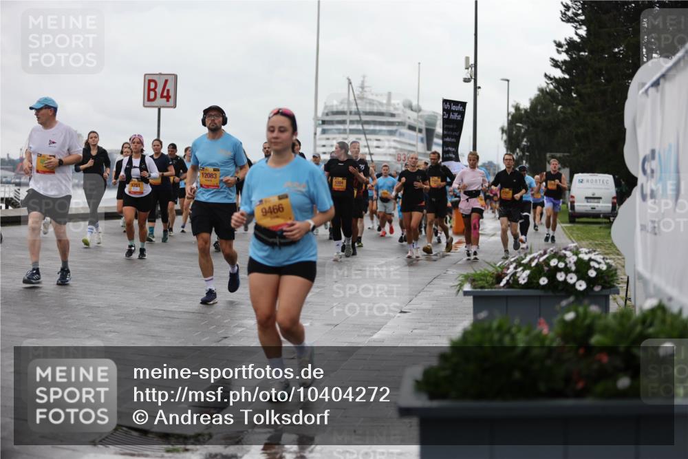 13.09.2026 - Kiel Lauf Andreas Tolksdorf http://msf.ph/oto/10404272 13.09.2026 11:05:00 Kiellinie 9751, 4, 12083, 9466, 5304, 3 meine-sportfotos.de