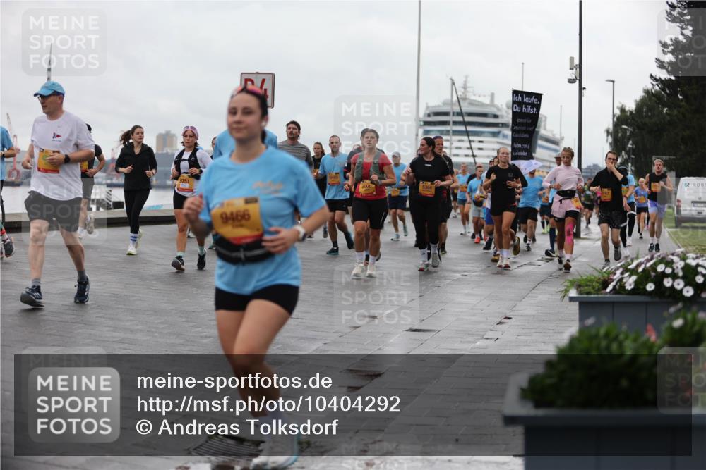 13.09.2026 - Kiel Lauf Andreas Tolksdorf http://msf.ph/oto/10404292 13.09.2026 11:05:01 Kiellinie 9751, 9466, 10493, 2000, 5304, 747 meine-sportfotos.de