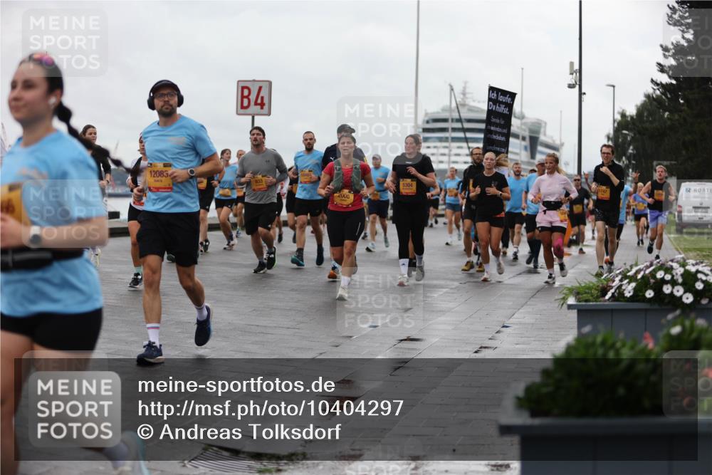 13.09.2026 - Kiel Lauf Andreas Tolksdorf http://msf.ph/oto/10404297 13.09.2026 11:05:02 Kiellinie 4, 120834, 10493, 2006, 5304, 1747 meine-sportfotos.de