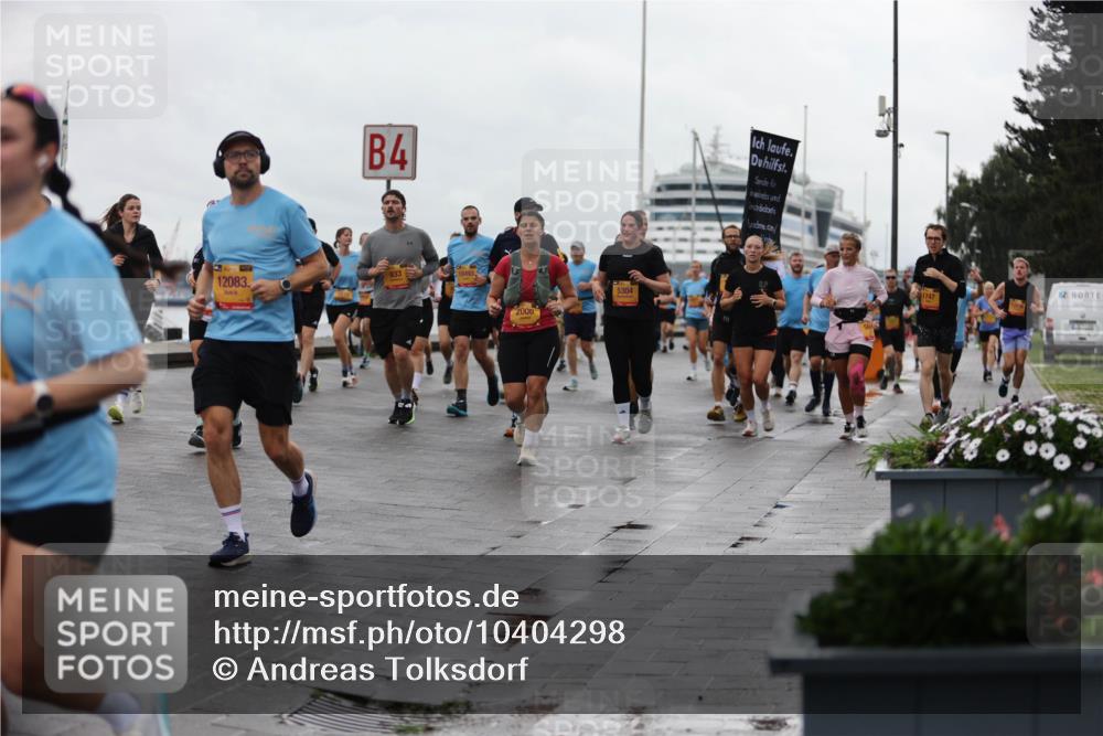 13.09.2026 - Kiel Lauf Andreas Tolksdorf http://msf.ph/oto/10404298 13.09.2026 11:05:02 Kiellinie 4, 12083, 10493, 2006, 5304, 1747 meine-sportfotos.de