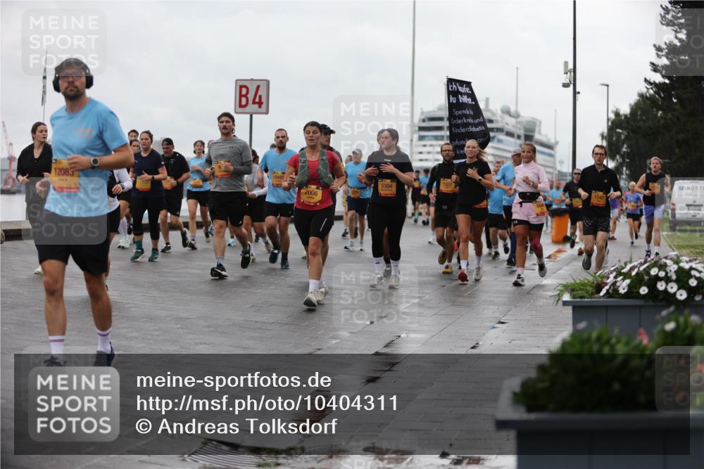 13.09.2026 - Kiel Lauf Andreas Tolksdorf http://msf.ph/oto/10404311 13.09.2026 11:05:02 Kiellinie 4, 12083, 10493, 2006, 5304, 1747 meine-sportfotos.de