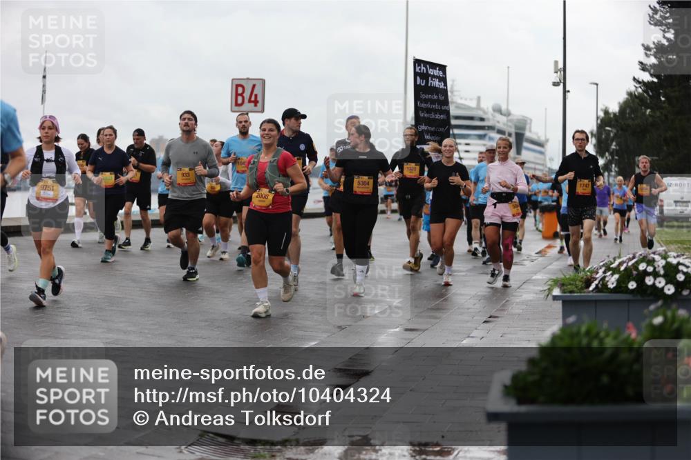 13.09.2026 - Kiel Lauf Andreas Tolksdorf http://msf.ph/oto/10404324 13.09.2026 11:05:03 Kiellinie 4, 9751, 933, 104, 2006, 5304, 1320, 1747 meine-sportfotos.de