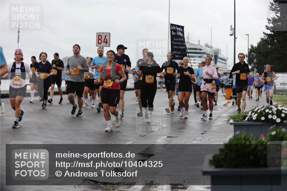 13.09.2026 - Kiel Lauf Andreas Tolksdorf http://msf.ph/oto/10404325 13.09.2026 11:05:03 Kiellinie 9751, 933, 4, 104, 2006, 5304, 1320, 508, 1747 meine-sportfotos.de