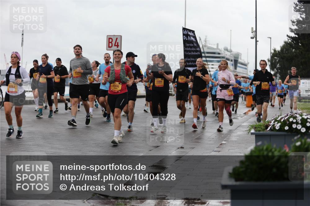 13.09.2026 - Kiel Lauf Andreas Tolksdorf http://msf.ph/oto/10404328 13.09.2026 11:05:03 Kiellinie 9751, 933, 4, 2006, 5304, 1320, 1747 meine-sportfotos.de