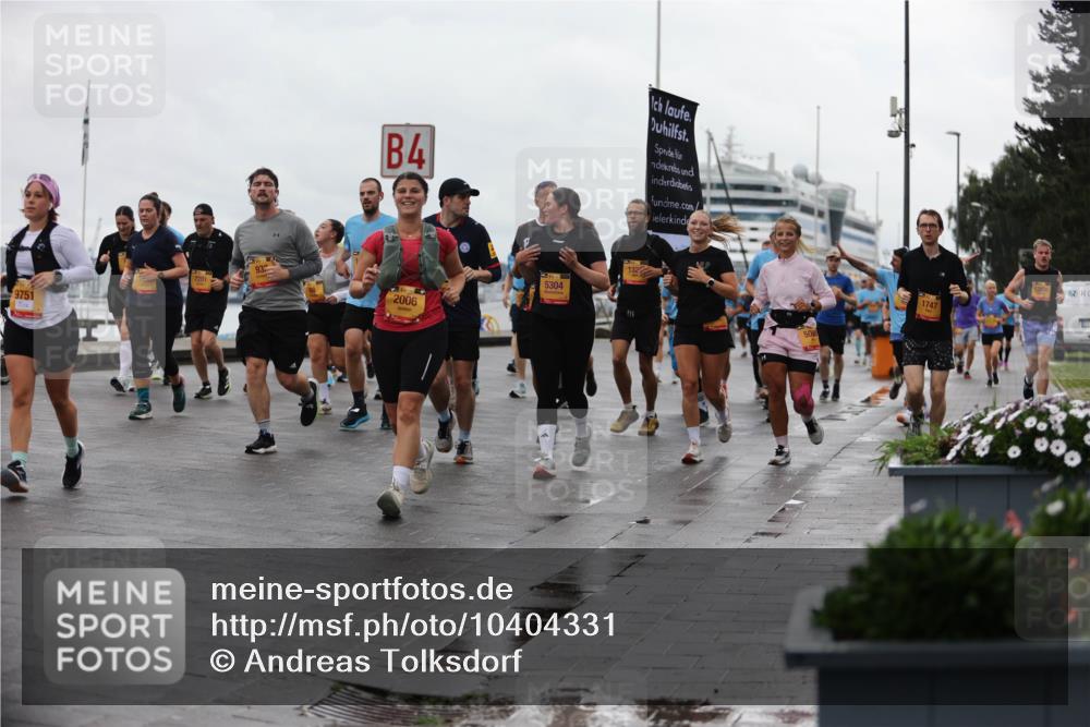 13.09.2026 - Kiel Lauf Andreas Tolksdorf http://msf.ph/oto/10404331 13.09.2026 11:05:03 Kiellinie 9751, 7201, 932, 4, 2006, 5304, 1322, 508, 2, 1747 meine-sportfotos.de