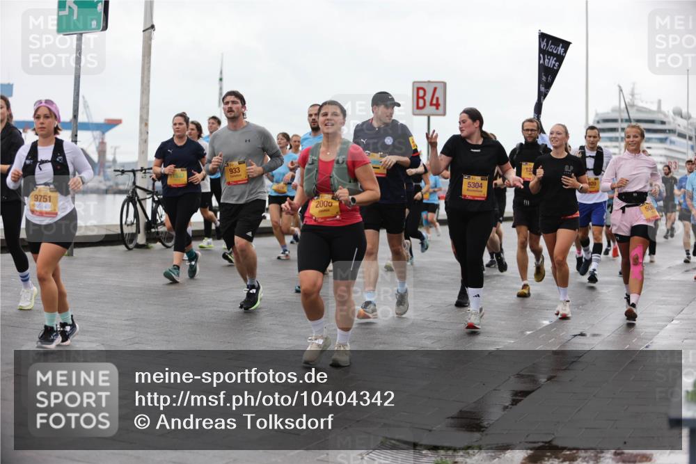 13.09.2026 - Kiel Lauf Andreas Tolksdorf http://msf.ph/oto/10404342 13.09.2026 11:05:04 Kiellinie 9751, 933, 2006, 4, 620, 5304, 508 meine-sportfotos.de