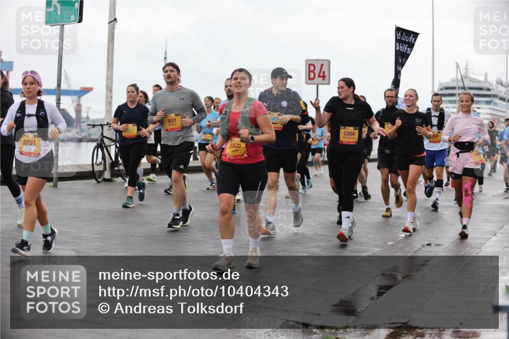 13.09.2026 - Kiel Lauf Andreas Tolksdorf http://msf.ph/oto/10404343 13.09.2026 11:05:04 Kiellinie 9751, 933, 16, 2006, 4, 5304, 620, 508 meine-sportfotos.de