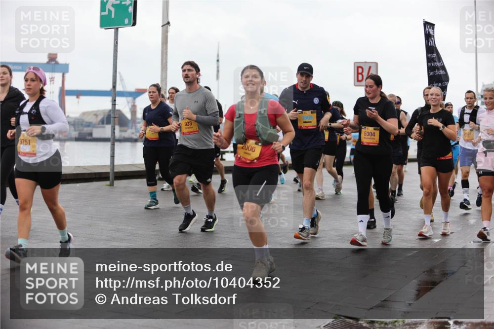 13.09.2026 - Kiel Lauf Andreas Tolksdorf http://msf.ph/oto/10404352 13.09.2026 11:05:04 Kiellinie 9751, 933, 2006, 3905, 5304, 2620 meine-sportfotos.de