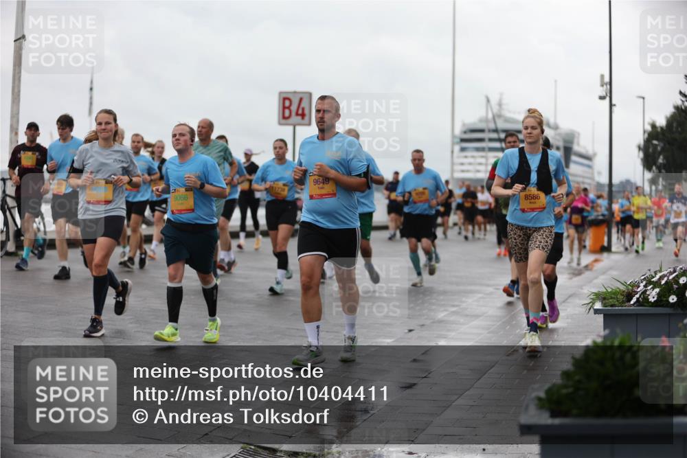 13.09.2026 - Kiel Lauf Andreas Tolksdorf http://msf.ph/oto/10404411 13.09.2026 11:05:14 Kiellinie 4, 9066, 9649, 8586 meine-sportfotos.de