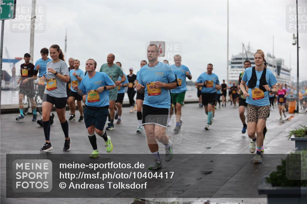 13.09.2026 - Kiel Lauf Andreas Tolksdorf http://msf.ph/oto/10404417 13.09.2026 11:05:15 Kiellinie 9066, 964, 8586 meine-sportfotos.de
