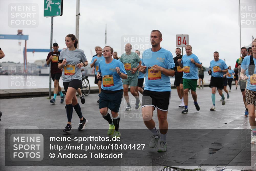 13.09.2026 - Kiel Lauf Andreas Tolksdorf http://msf.ph/oto/10404427 13.09.2026 11:05:15 Kiellinie 4344, 9649, 38, 9066, 4, 11044, 858 meine-sportfotos.de