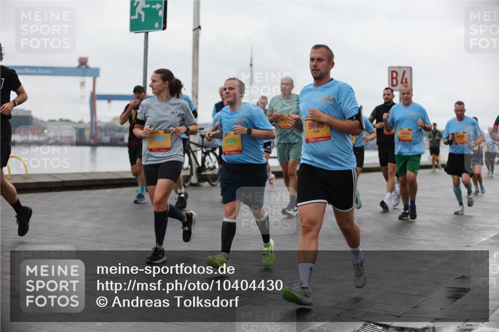 13.09.2026 - Kiel Lauf Andreas Tolksdorf http://msf.ph/oto/10404430 13.09.2026 11:05:15 Kiellinie 38, 4, 9649, 9066, 11044, 9099 meine-sportfotos.de