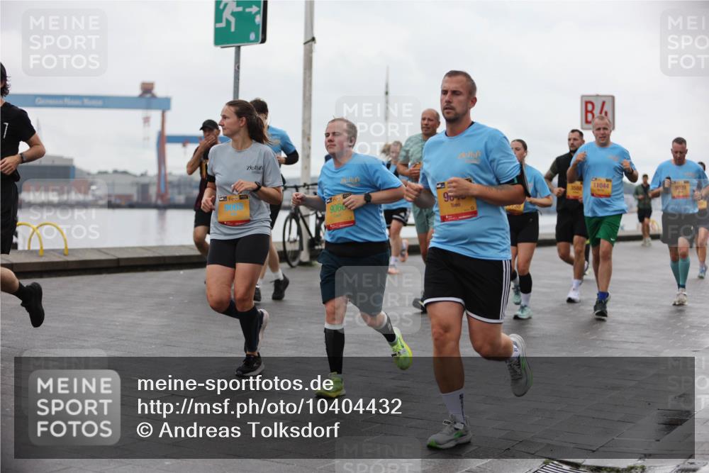 13.09.2026 - Kiel Lauf Andreas Tolksdorf http://msf.ph/oto/10404432 13.09.2026 11:05:15 Kiellinie 1, 9065, 38, 9066, 90, 3588, 11044, 9099 meine-sportfotos.de