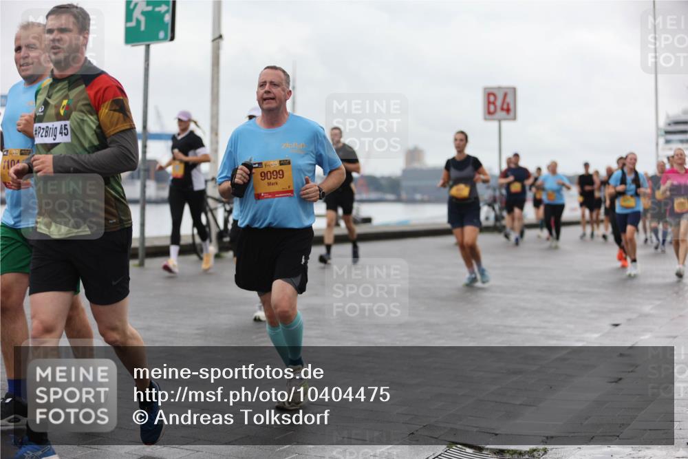 13.09.2026 - Kiel Lauf Andreas Tolksdorf http://msf.ph/oto/10404475 13.09.2026 11:05:18 Kiellinie 39, 110, 2, 45, 38, 9099, 4 meine-sportfotos.de